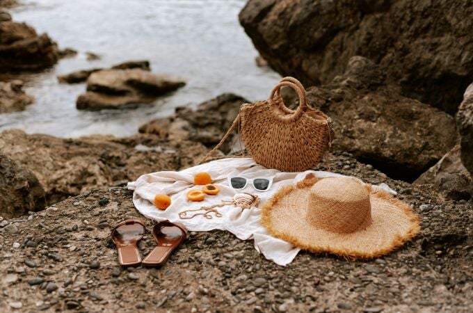 Picnic de snacks en la playa.