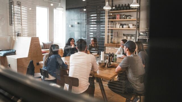 Trabajadores en una oficina