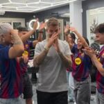 El peluquero de Íñigo Martínez la lía en redes al anunciar su marcha antes que el Barça