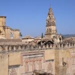 Imagen de este sábado de la zona afectada por el incendio que sufrió la noche del viernes una capilla de la Mezquita-Catedral.