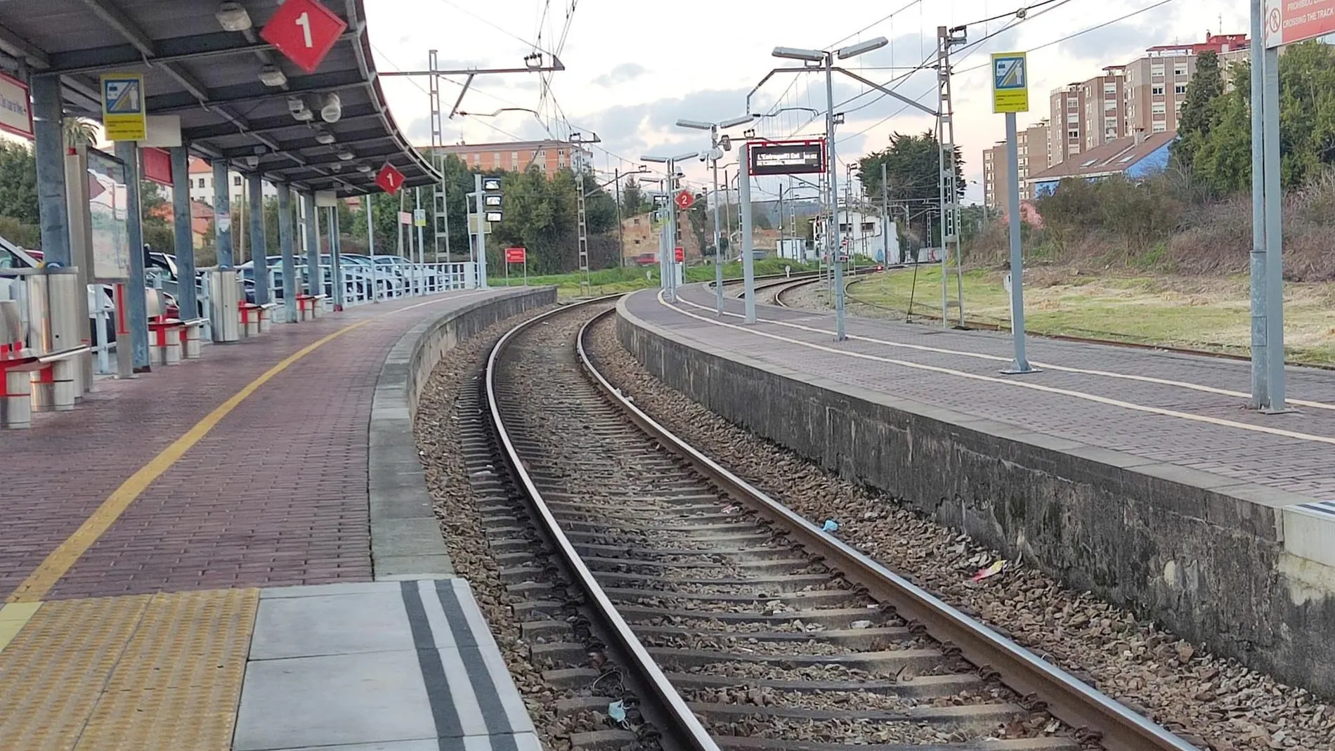 ASTURIAS.-Gijón.- Renfe refuerza con trenes especiales la línea C1 de Cercanías en la noche de los Fuegos