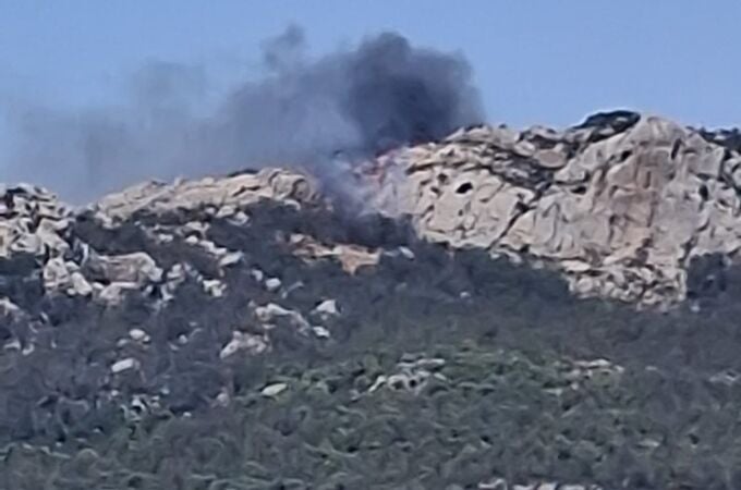 Sucesos.- Declarado un nuevo incendio forestal en Tarifa (Cádiz) donde trabajan medios aéreos y terrestres del Infoca