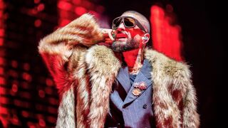 Maluma interrumpe su concierto en M&eacute;xico para re&ntilde;ir a una madre con un beb&eacute;: "Es una irresponsabilidad"