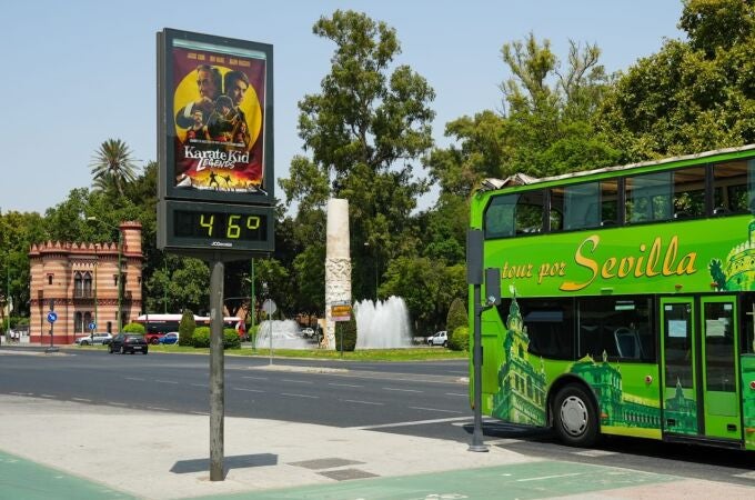 Aviso rojo por calor este martes en Sevilla con máximas de 44 grados y naranja o amarillo en el resto, excepto Almería