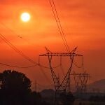 El cielo del Bierzo amanece teñido de rojo debido a los incendios
