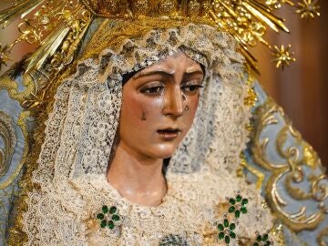 La Esperanza Macarena antes de ser sometida a una nueva intervención La Esperanza Macarena antes de ser sometida a una nueva intervención