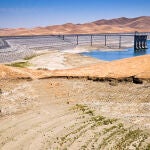 Imagen de archivo de un embalse vacío