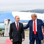 Ucrania.- AMP.- Los líderes europeos ofrecen apoyo para una reunión a tres bandas entre Trump, Putin y Zelenski