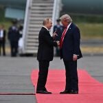 Ucrania.- AMP.- Trump informa a Zelenski y otros líderes europeos de la cumbre en Alaska con Putin