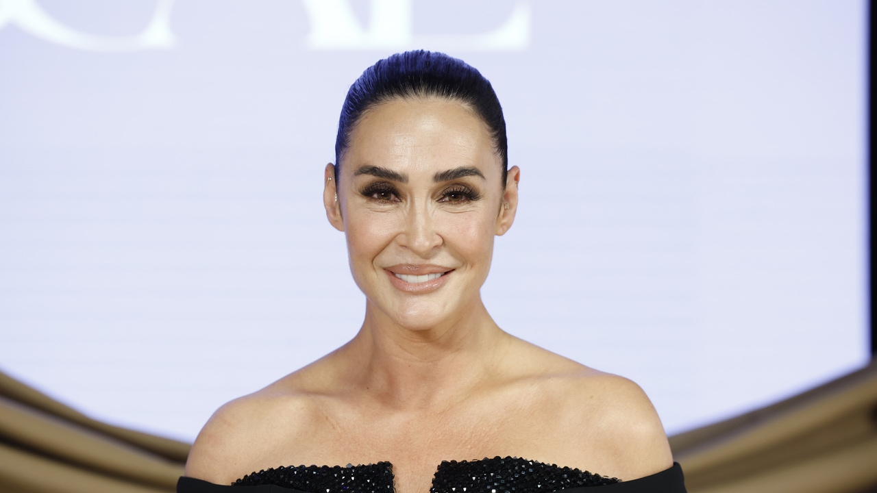 Vicky Martín Berrocal confirma que las Asics retro son las zapatillas más deseadas para un look casual en 2025