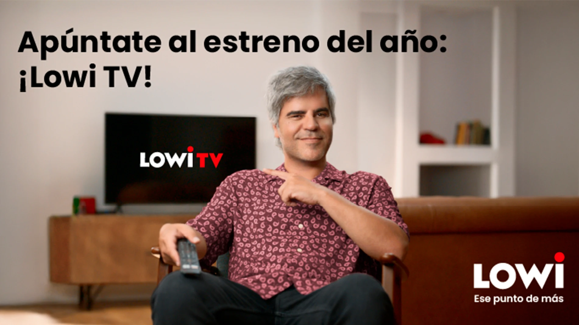 El cómico Ernesto Sevilla anunciando el nuevo servicio de la operadora