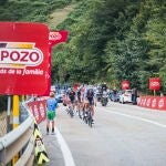 El logotipo de ELPOZO está presente en los dorsales de los corredores