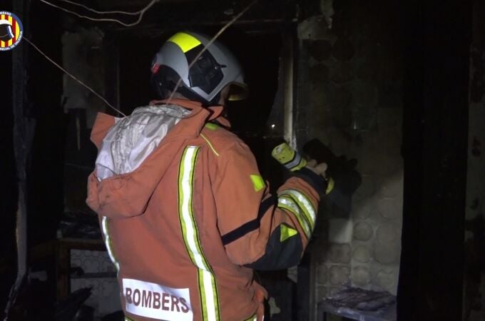 Valencia.- Sucesos.- Fallece una persona en una explosión con incendio de una vivienda de Benifaió