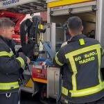 MADRID.-Sucesos.- Cinco atendidos por inhalación de humo en un incendio en una vivienda en Madrid