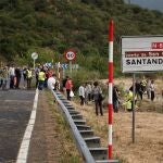 Diez localidades evacuadas del entorno de Picos de Europa por el incendio de Barniedo (León)