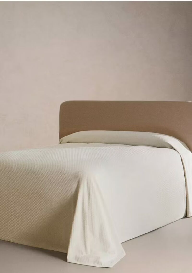 Colcha con textura de puntos