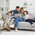 Fad y BBVA lanzan un videotutorial para fomentar el pensamiento crítico en las familias.
