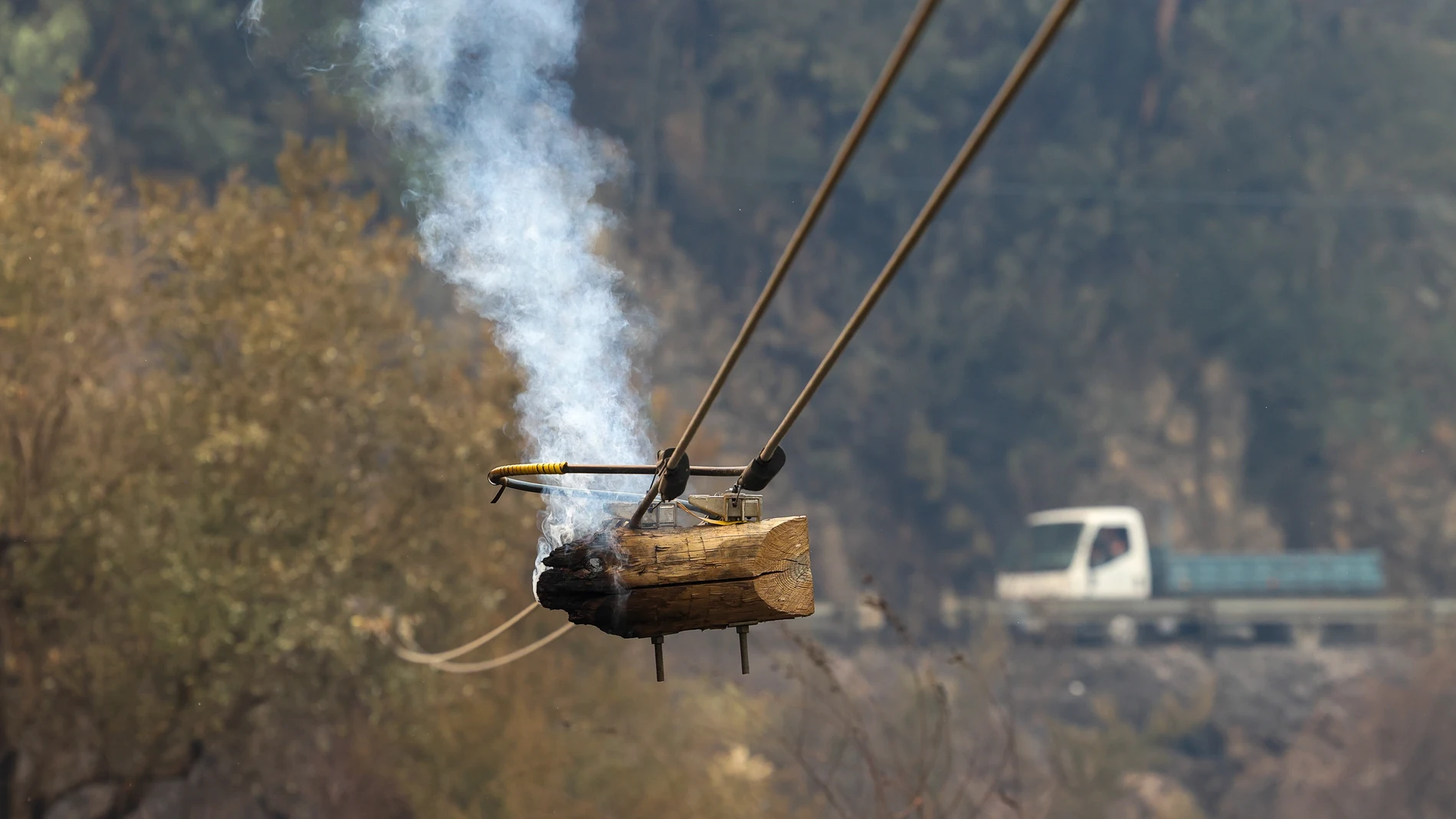 CASTELO BRANCO (Portugal), 20/08/2025.- Destruction caused by a forest fire in Casal da Serra, Castelo Branco, Portugal, 20 August 2025. According to preliminary official data, as of August 19, 2025, over 201,000 hectares had burned in Portugal, surpassing the total burned in all of 2024. (incendio forestal) EFE/EPA/PAULO NOVAIS