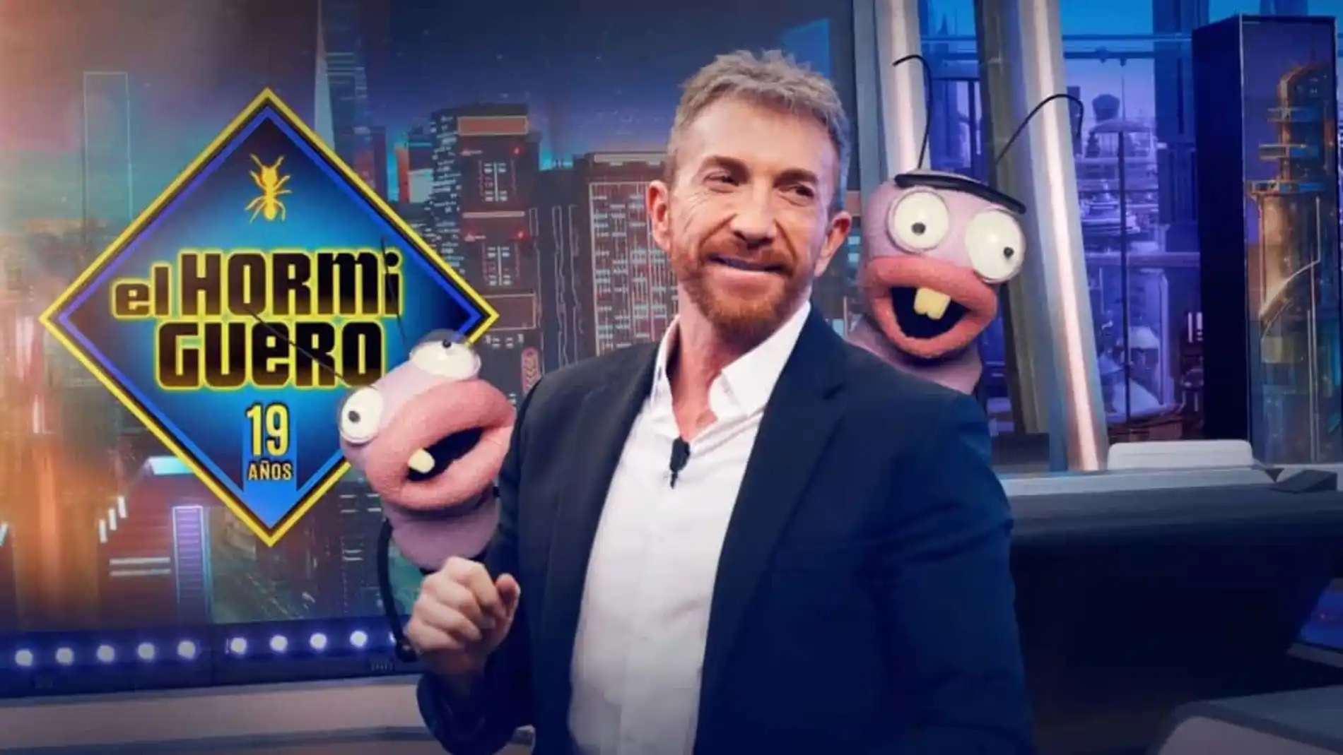 Pablo Motos, junto a Trancas y Barrancas, en el plató de 'El Hormiguero', que regresa el 1 de septiembre con su temporada número 20