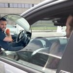 José Ebenezer, mecánico: "Una norma obligatoria en verano es bajar todas las ventanillas del coche porque..."
