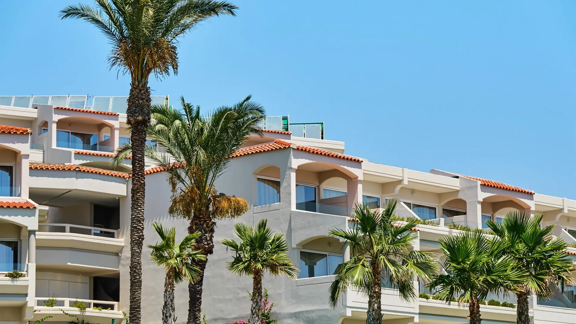 Economía.- El alquiler de verano en Baleares, Costa Brava y Costa de la Luz iguala los ingresos anuales de sus capitales