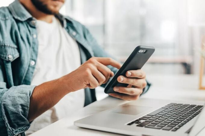 El auge del microcrédito digital en 2025: de la sucursal bancaria a la inmediatez del móvil