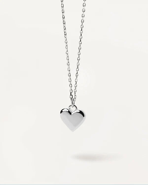 Collar de corazón.