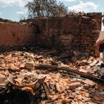 Incendio de Castrocalbón "estabilizado", aunque numerosos vecinos sufren la pérdida de sus viviendas