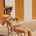 Audrey Hepburn en la playa.
