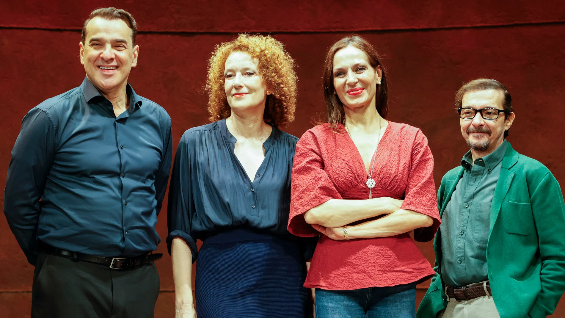 MADRID, 21/08/2025.- Pase gráfico de 'Un Dios salvaje', la obra cumbre de Yasmina Reza que regresa a la cartelera teatral madrileña, con Luis Merlo, Natalia Millán y Juanan Lumbreras. EFE/Mario Morón