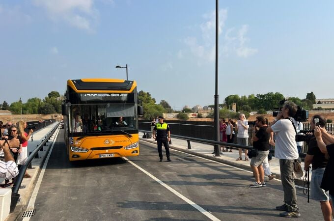 Reabre el puente del siglo XIX arrasado por la dana que conecta Torrent con Alaquàs