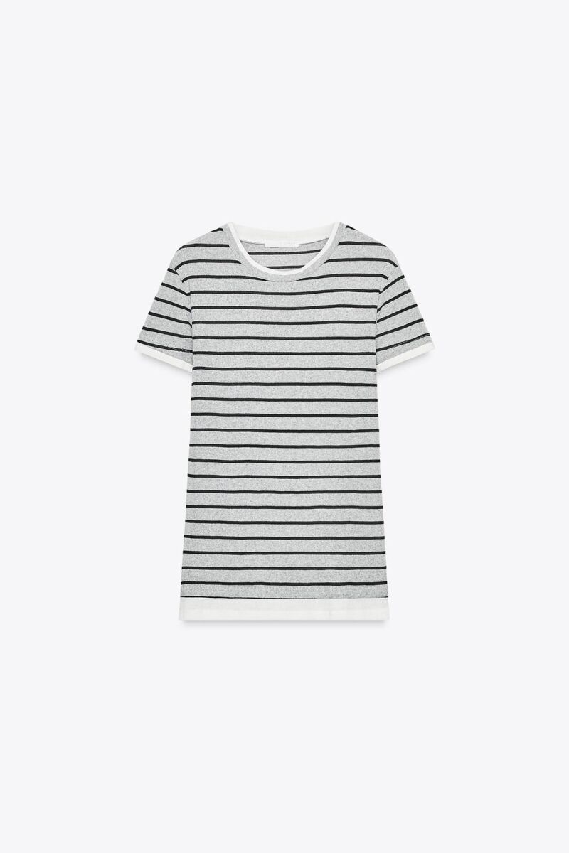 Camiseta de rayas.