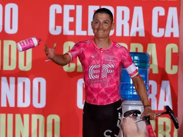 Presentación de la Vuelta Ciclista a España TURÍN, 21/08/2025.- El ciclista colombiano del equipo EF Esteban Chaves participa en la presentación, este jueves, de la Vuelta Ciclista a España que comienza el sábado desde Turín (Italia). EFE/ Javier Lizón