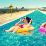 'Palm Springs' combina comedia romántica con ciencia ficción ligera gracias a su bucle temporal
