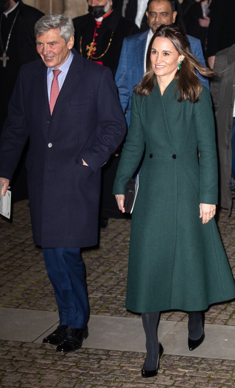 Pippa Middleton con abrigo al estilo vestido.