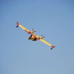 Se llama FOCA, es grande y presta un servicio imprescindible a España: este avión anfibio es un ángel contra los incedios