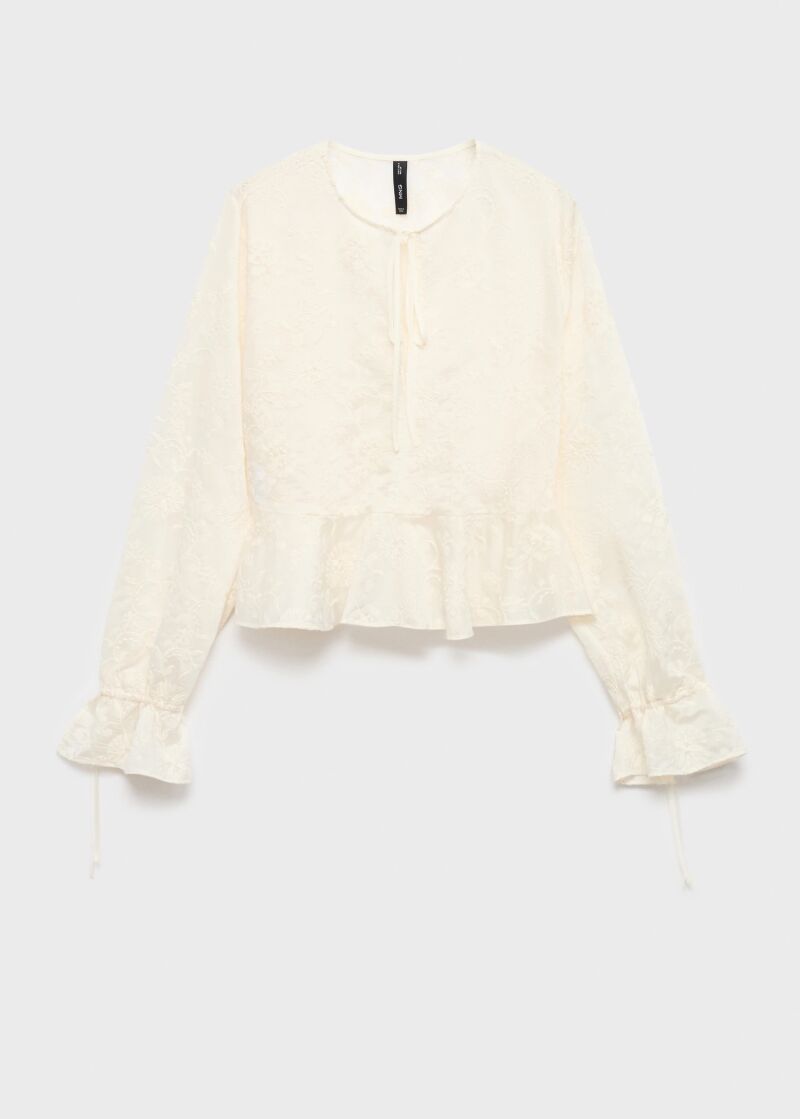 Blusa de mangas abullonadas.