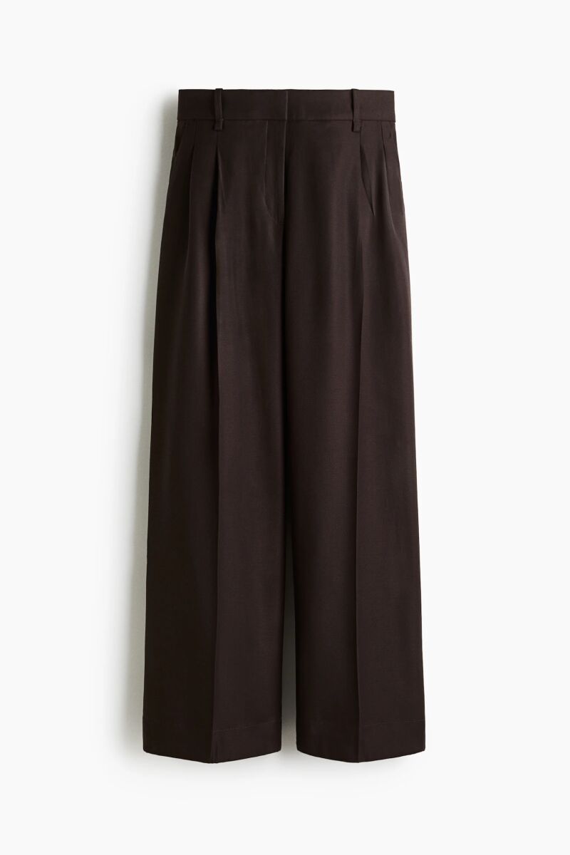Pantalones en chocolate.
