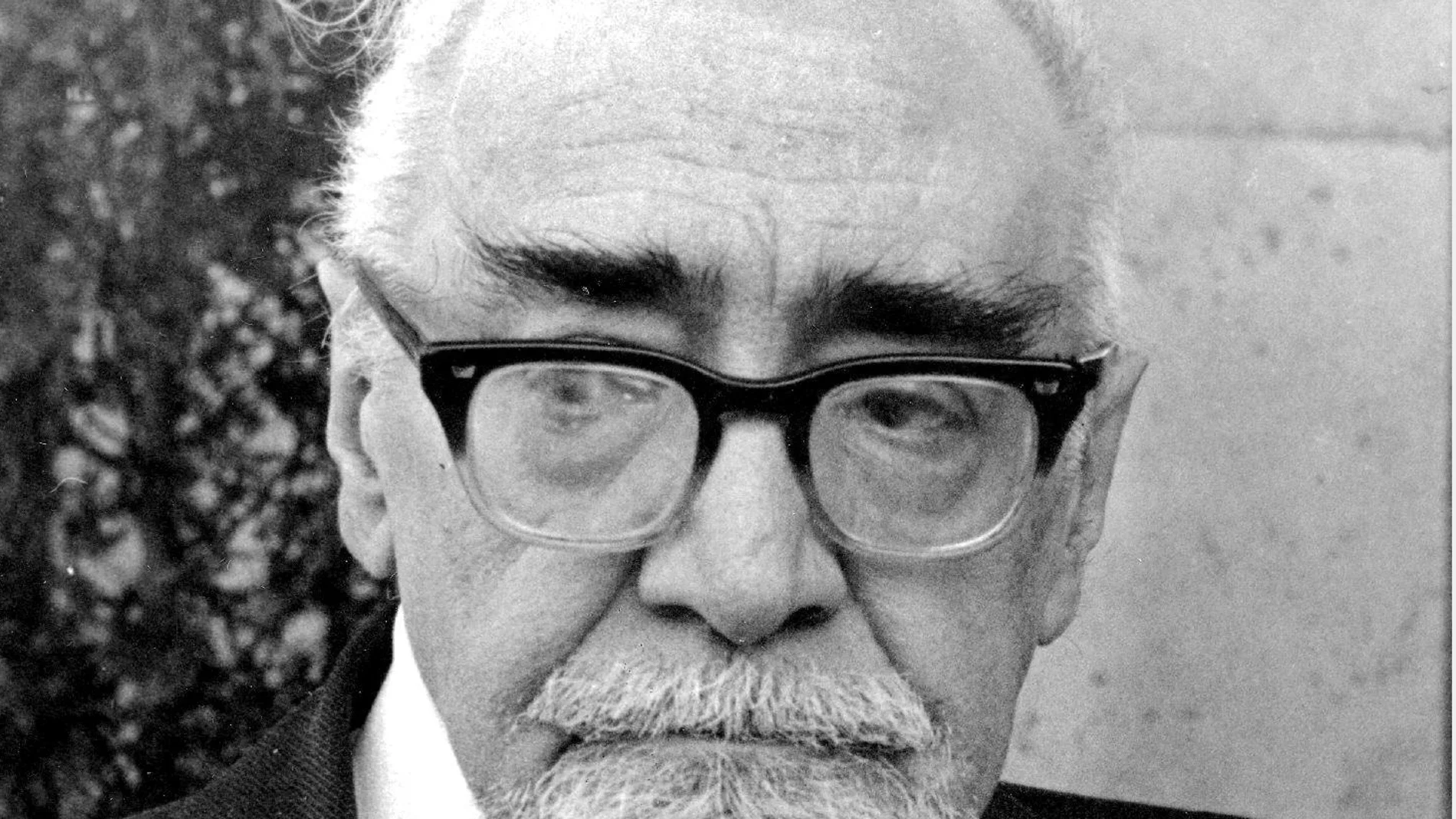 EL ESCRITOR ESPAÑO RAMON J. SENDER.