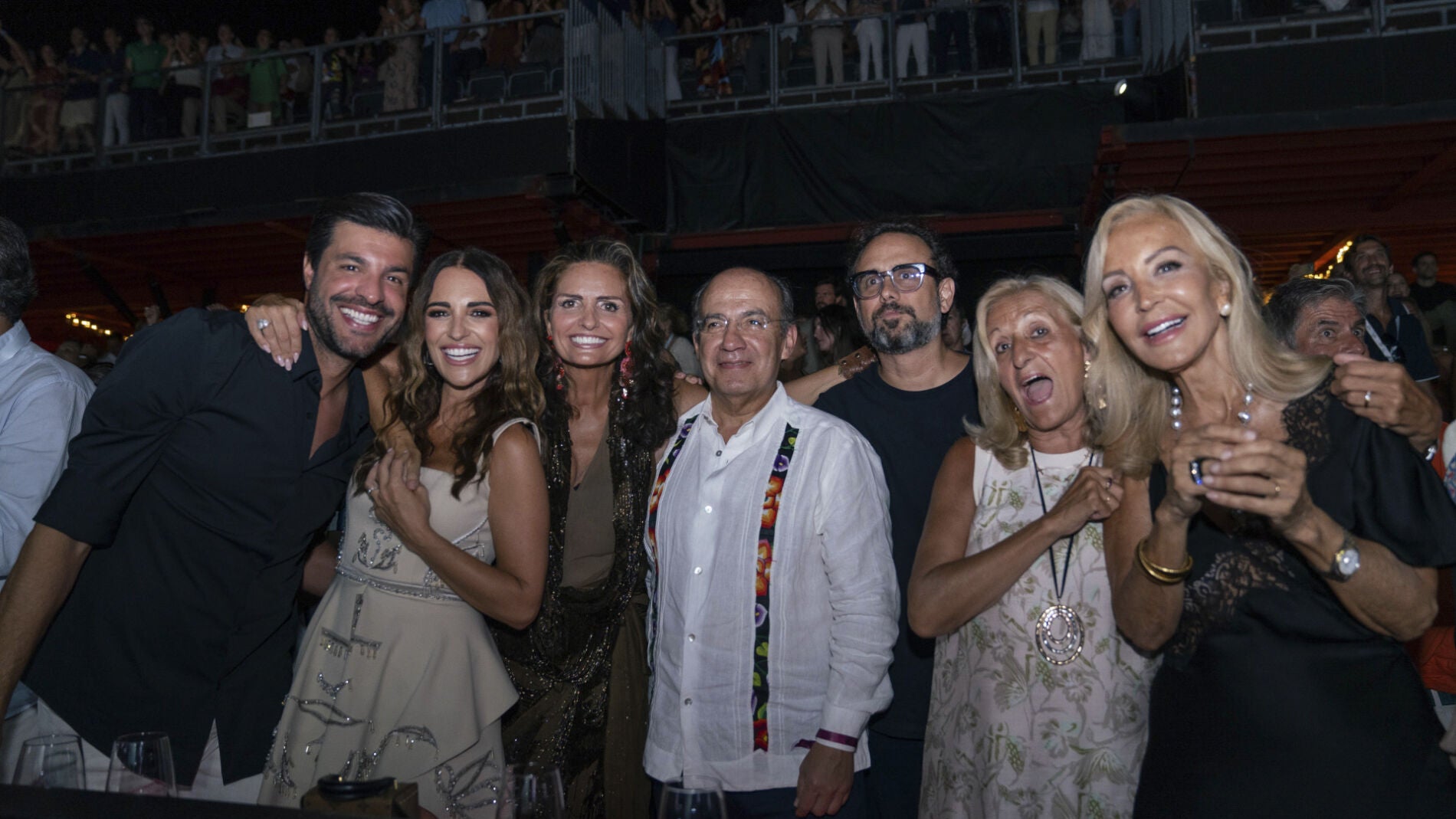 Paula Echevarría y Carmen Lomana en el concierto de 'Lan Nancys Rubias'.
