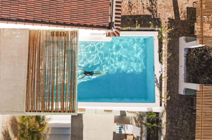 La piscina es uno de los lugares más representativos de este precioso alojamiento