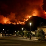 Incendio activo en Casaio, Carballeda de Valdeorras (Ourense)