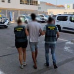 Detenido un joven acusado de apuñalar a una persona para robarle en Torrevieja (Alicante)