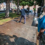 Un trabajador en Navas de San Antonio
