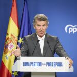 AMP.- Feijóo lanza 50 medidas contra incendios: registro de pirómanos, más ayudas a los afectados y acceso ágil a medios