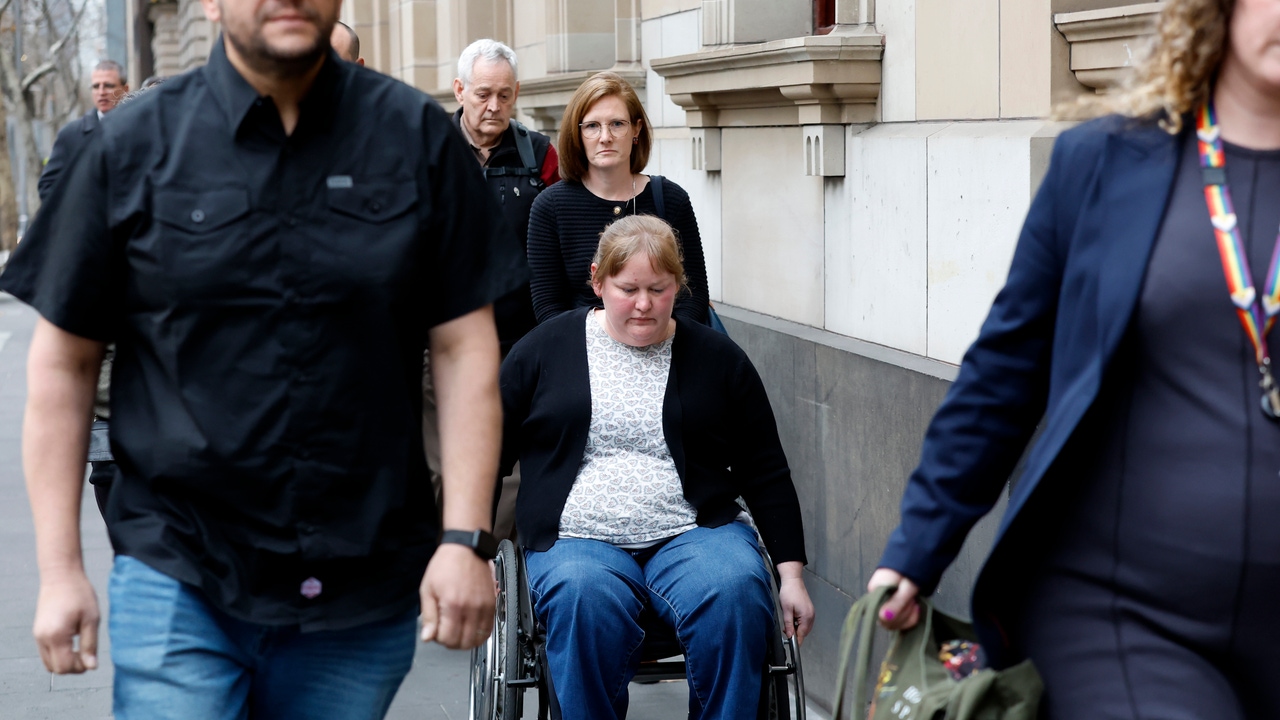 Condenan a cadena perpetua a la australiana que mató a tres familiares con setas venenosas