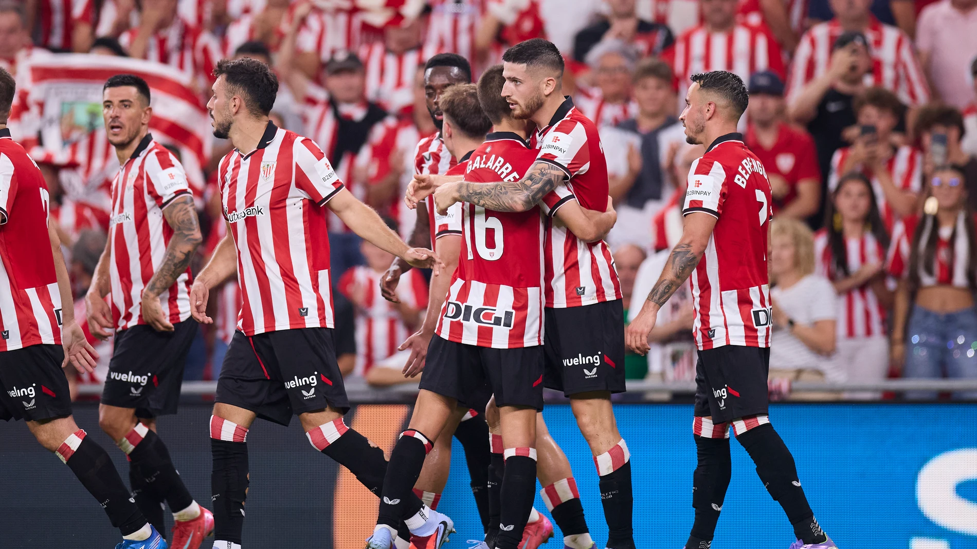 Oihan Sancet of Athletic Club celebrates after scoring the team's first goal during the LaLiga EA Sports match between Athletic Club and Rayo Vallecano at San Mames on August 25, 2025, in Bilbao, Spain. AFP7 25/08/2025 ONLY FOR USE IN SPAIN