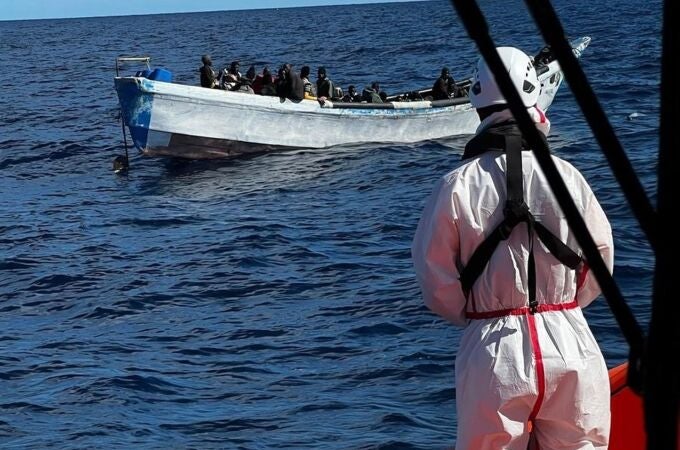 Alrededor de 400 migrantes han llegado en patera a Canarias, Baleares y Almería durante el fin de semana