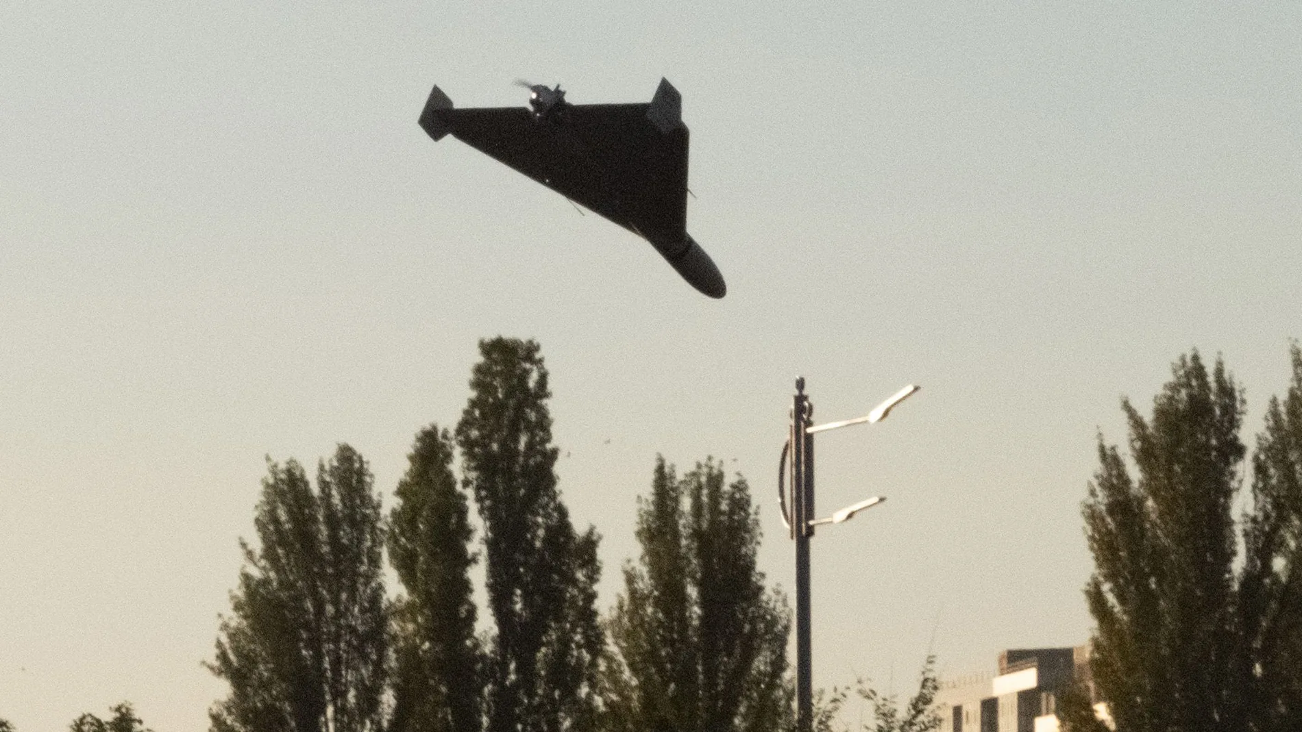 Dron kamikaze en forma de ala delta atacando Kiev