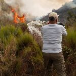 Catorce incendios graves siguen activos en Castilla y León, Galicia y Asturia